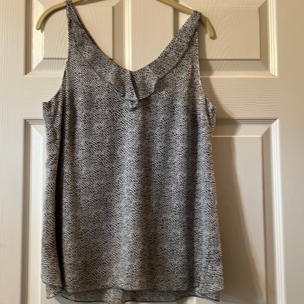 NWOT Cabi size small ruffle too with adjustable straps Size Small